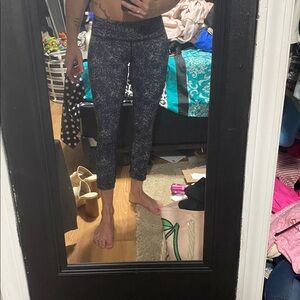 Lululemon Athletica Blue Patterned Cropped Pants